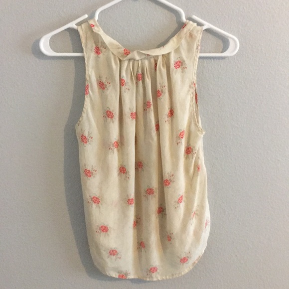 Cute blouse - Picture 2 of 4